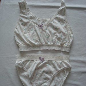 Ladies bralette and panties